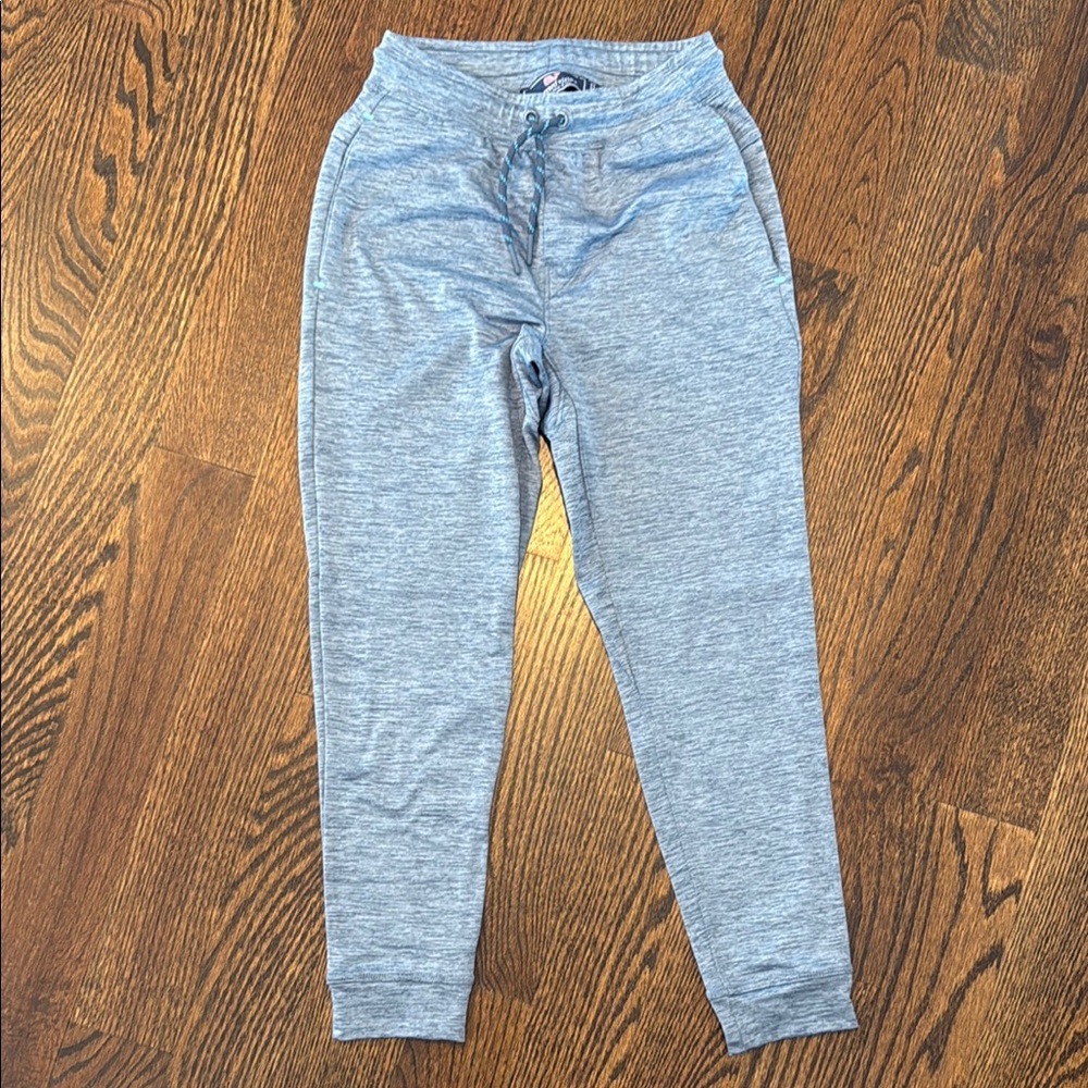 Vineyard Vines Gray Jogger Sweatpants with Tapered Leg